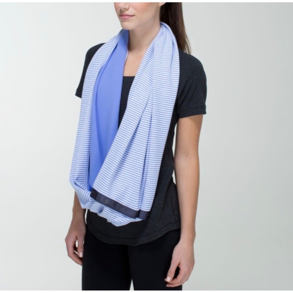 Lululemon‎ Vinyasa Scarf Blue White Stripe Reversible Snap Infinity Wrap OS